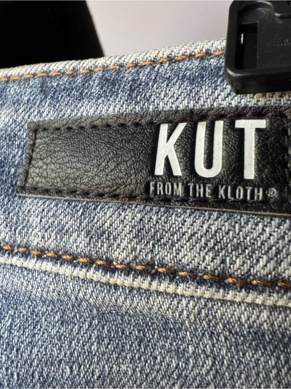Kut from the Kloth Light Blue Distressed Catherine Boyfriend Women’s Jeans 0 - Picture 6 of 8